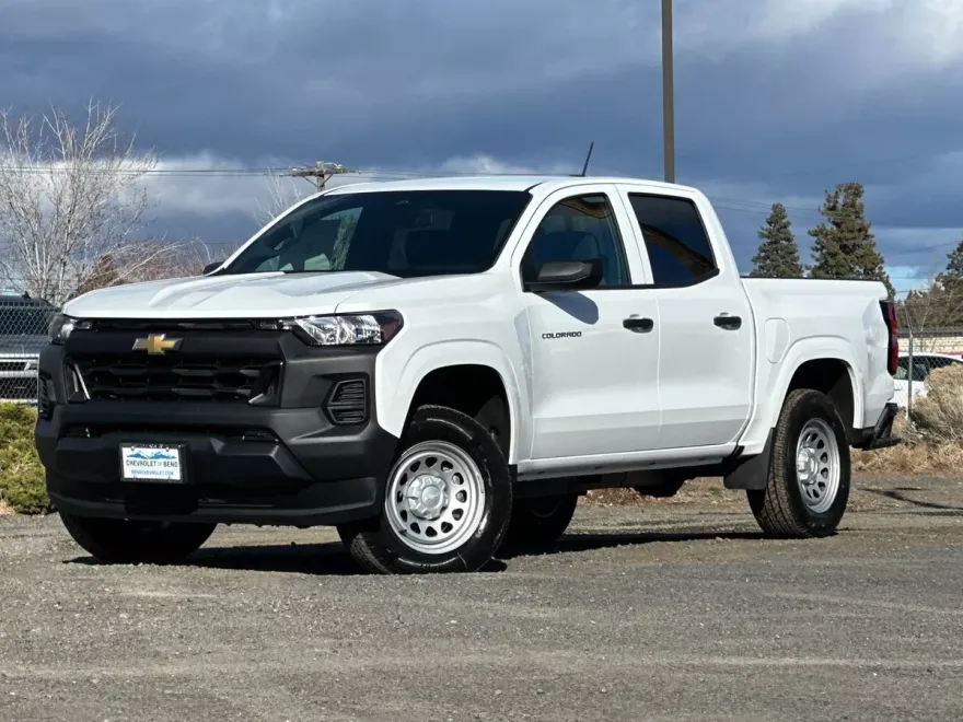 2025 Chevrolet Colorado LT photo 1
