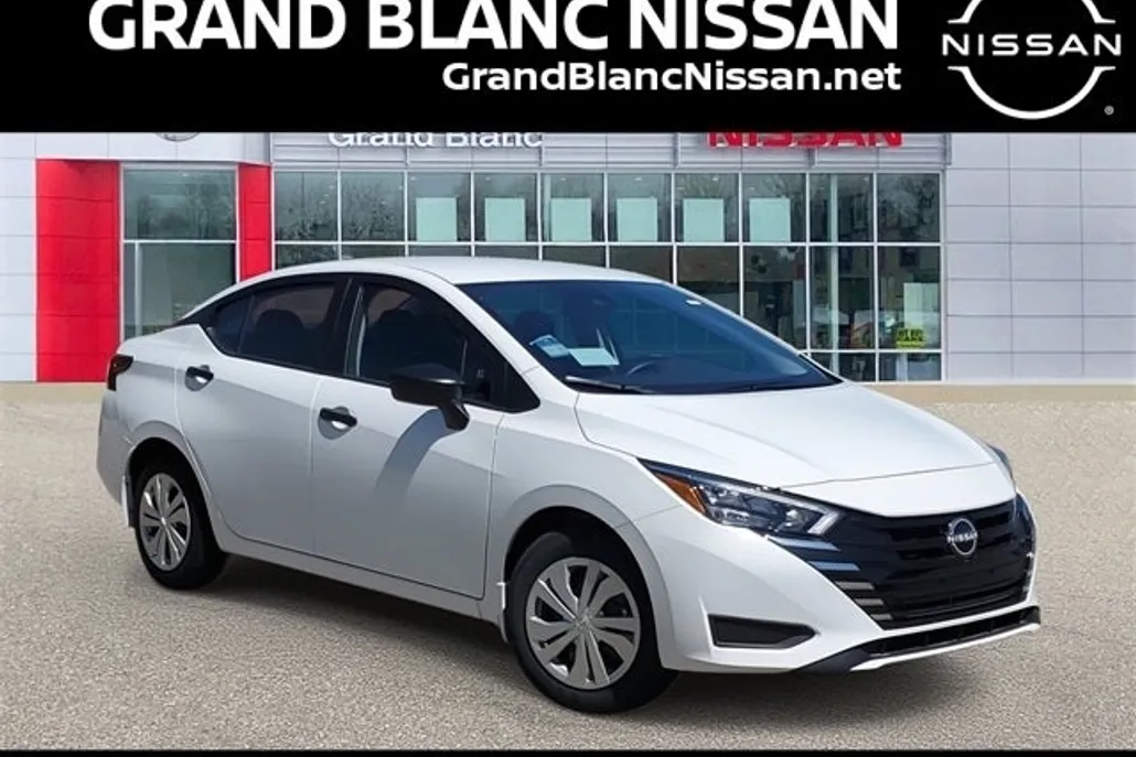 2025 Nissan Versa 1.6 S photo 1