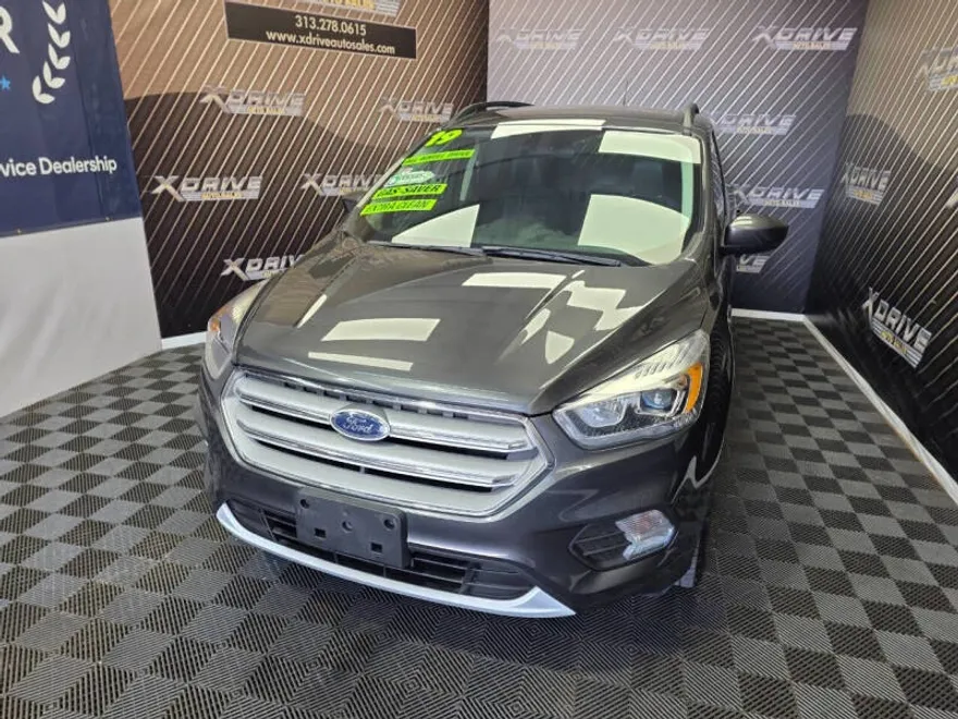 2019 Ford Escape SEL photo 1