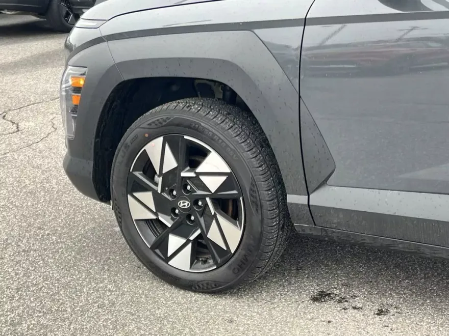 2025 Hyundai Kona SEL photo 1