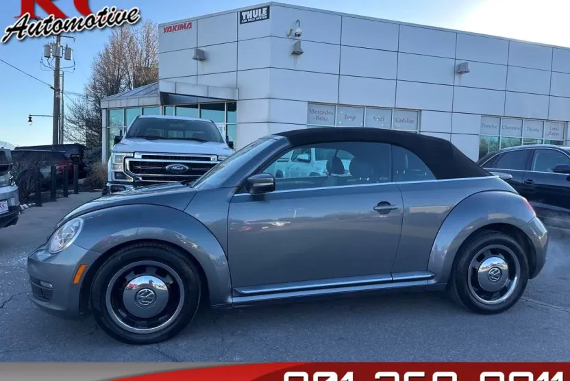 2013 Volkswagen Beetle Convertible 2.5L photo 1