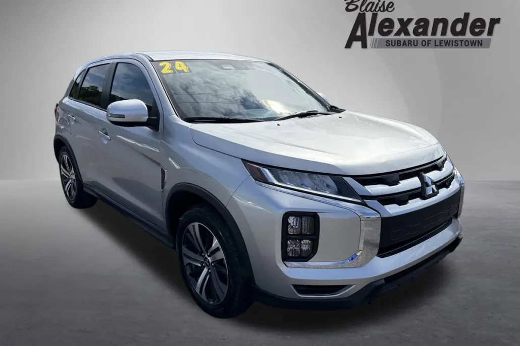 2024 Mitsubishi Outlander Sport SE photo 1
