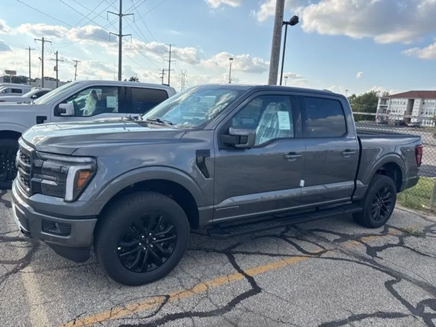 2025 Ford F-150 Lariat photo 1
