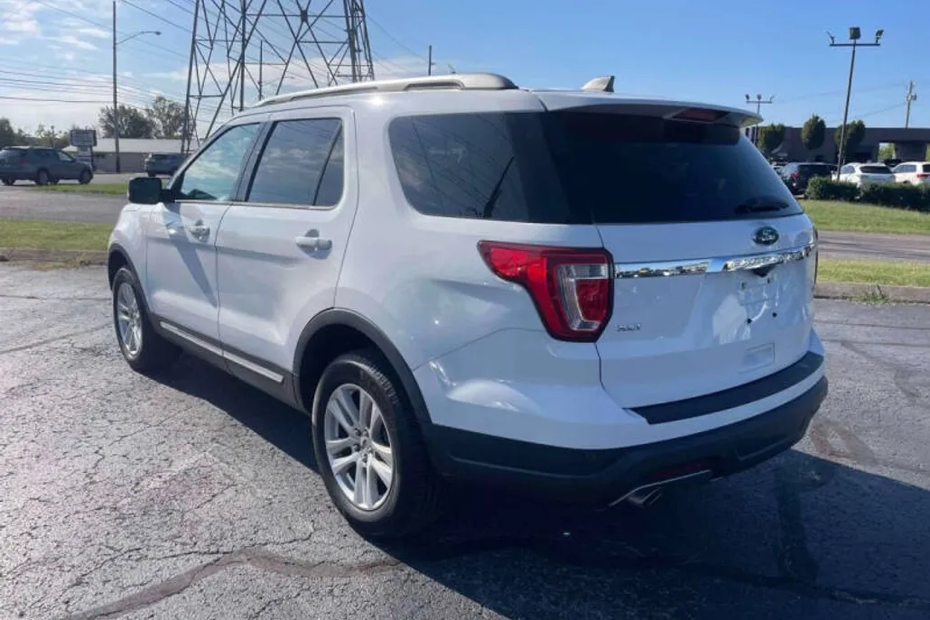 2018 Ford Explorer XLT photo 1