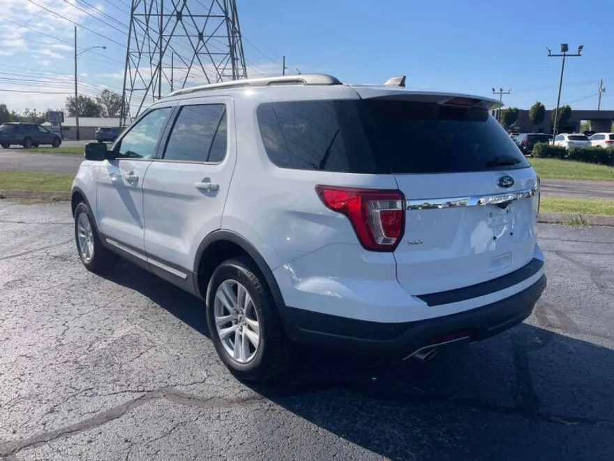 2018 Ford Explorer XLT photo 1