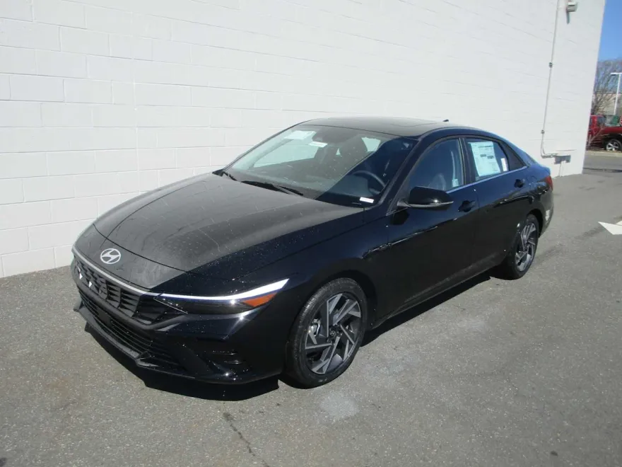 2025 Hyundai Elantra Hybrid Limited photo 1