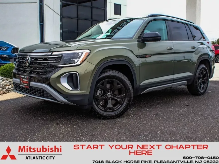 2024 Volkswagen Atlas Peak Edition SEL photo 1