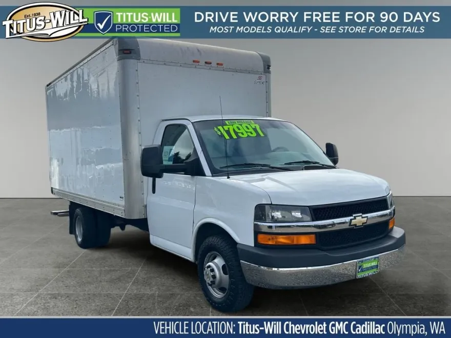 2017 Chevrolet Express Cutaway 3500 Base photo 1