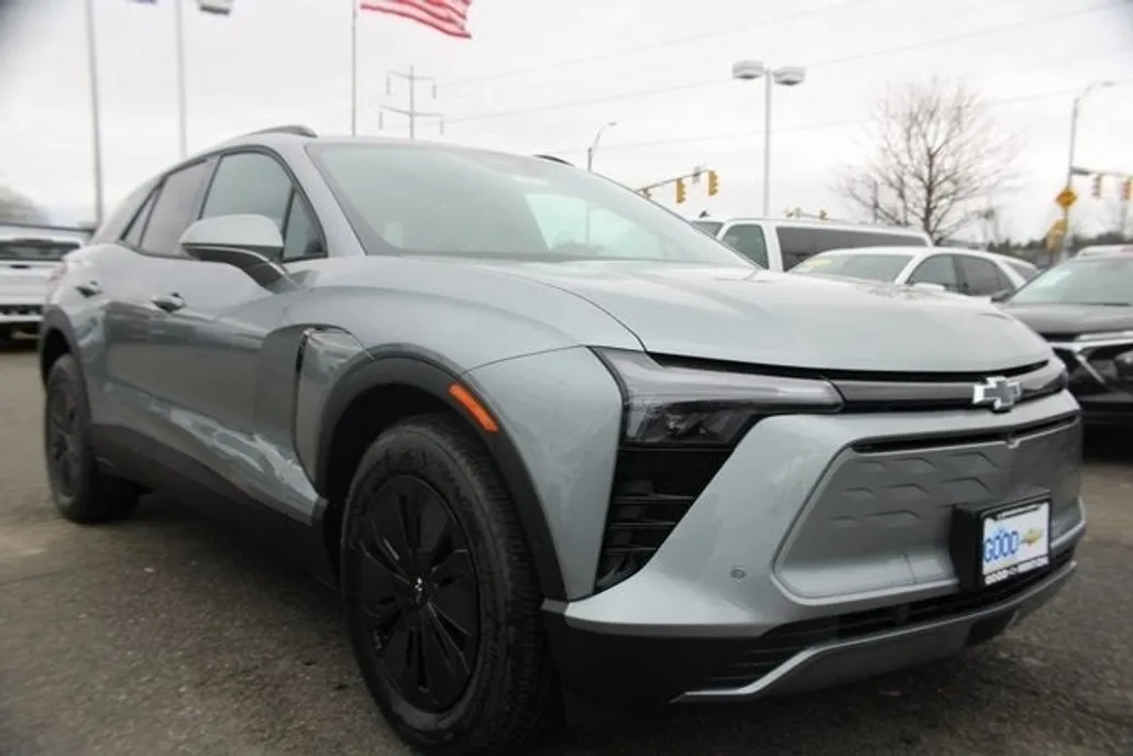 2025 Chevrolet Blazer EV photo 1
