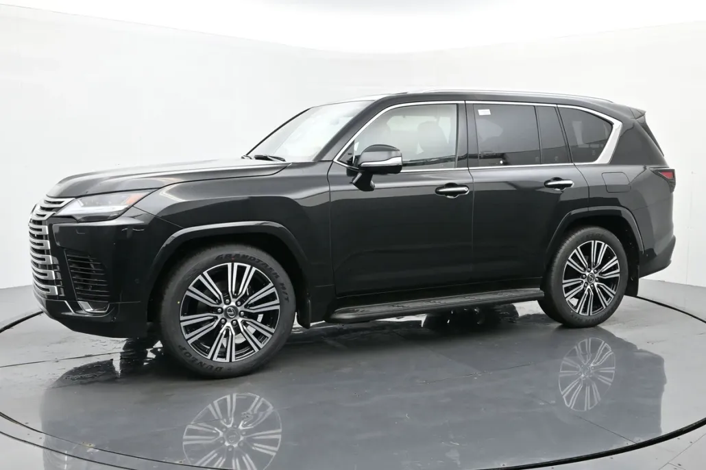 2025 Lexus LX Luxury photo 1