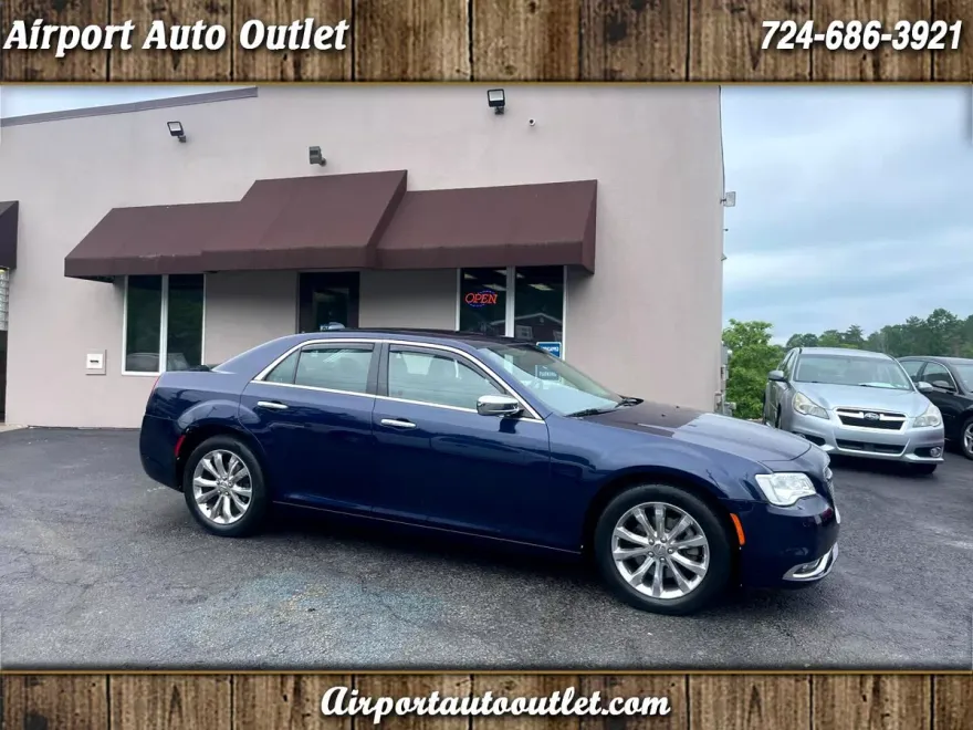 2017 Chrysler 300 C Base photo 1