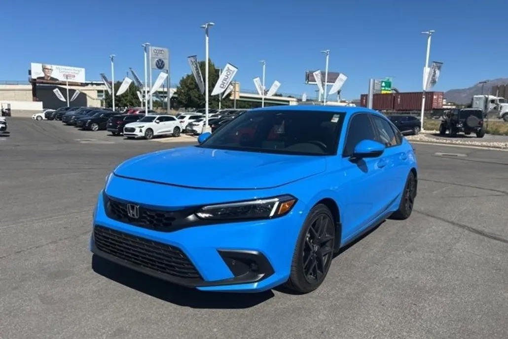 2024 Honda Civic Hatchback Sport Touring photo 1