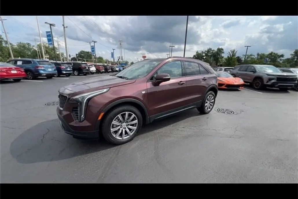 2023 Cadillac XT4 Sport photo 1