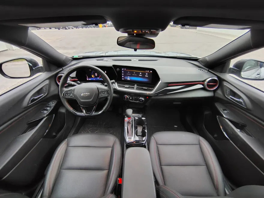 2024 Chevrolet Trax photo 1