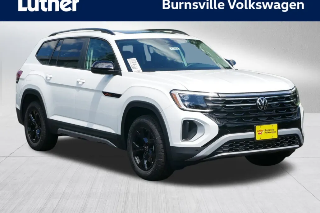 2025 Volkswagen Atlas Peak Edition SE photo 1