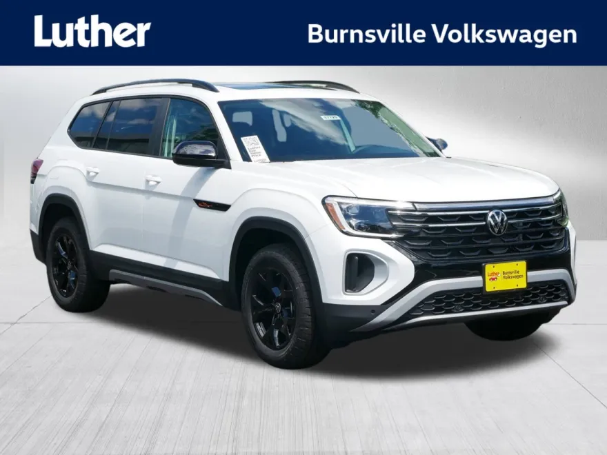 2025 Volkswagen Atlas Peak Edition SE photo 1