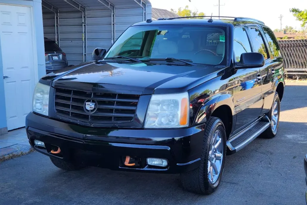 2005 Cadillac Escalade Luxury photo 1