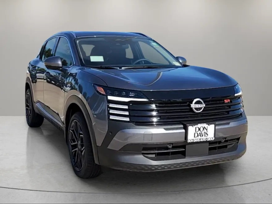 2025 Nissan Kicks SR photo 1