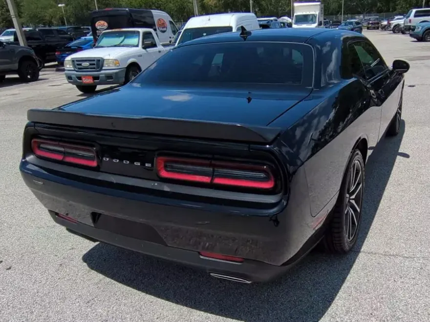 2023 Dodge Challenger GT photo 1