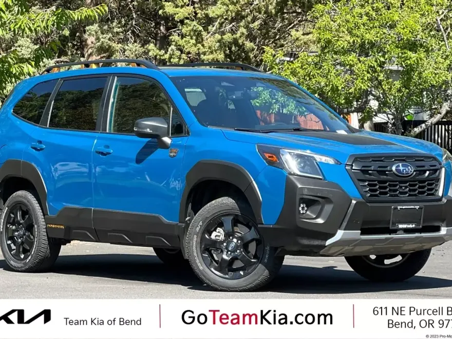 2023 Subaru Forester Touring photo 1