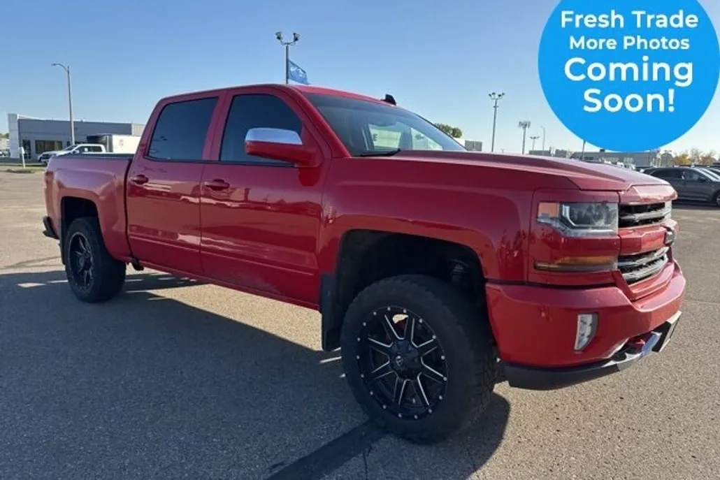 2017 Chevrolet Silverado 1500 LT photo 1