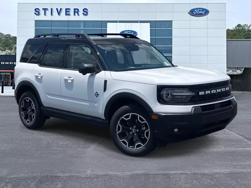 2025 Ford Bronco Sport Outer Banks photo 1