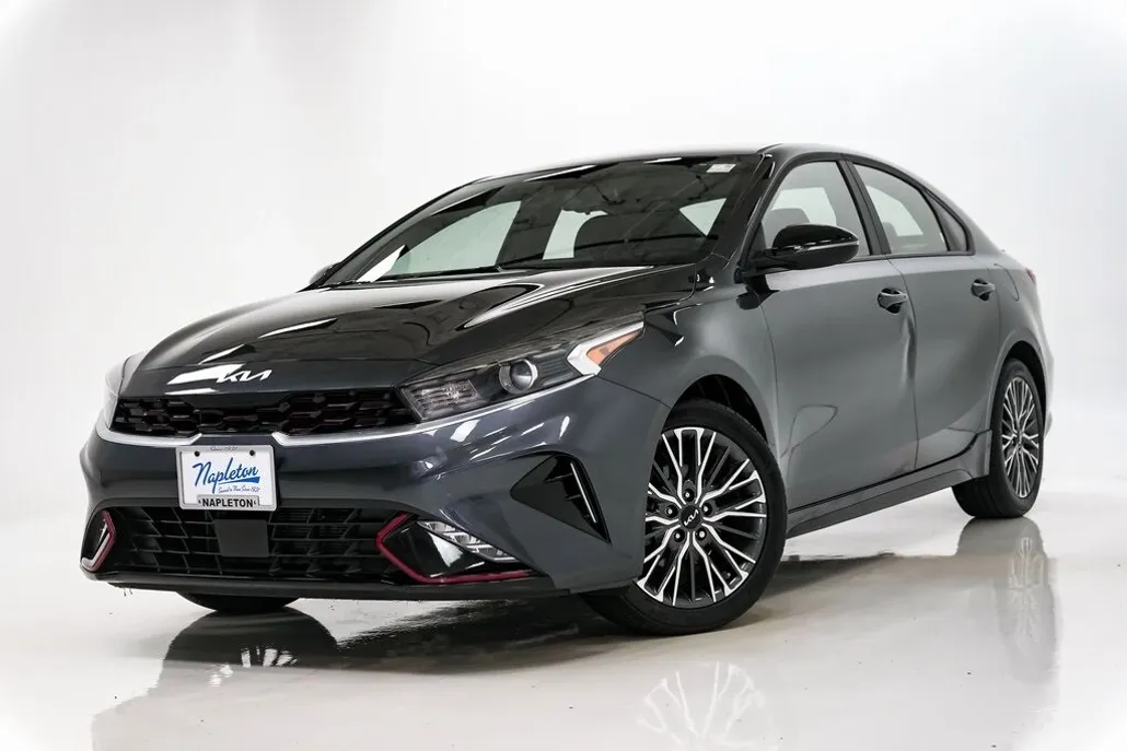2024 Kia Forte GT-Line photo 1