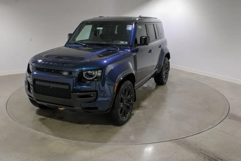 2026 Land Rover Defender photo 1