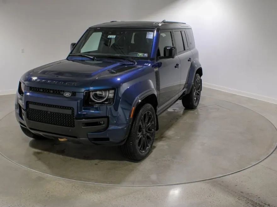 2026 Land Rover Defender photo 1
