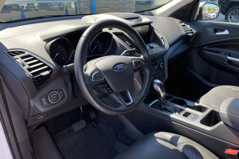 2018 Ford Escape SEL Sport photo 1