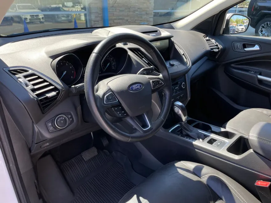 2018 Ford Escape SEL Sport photo 1