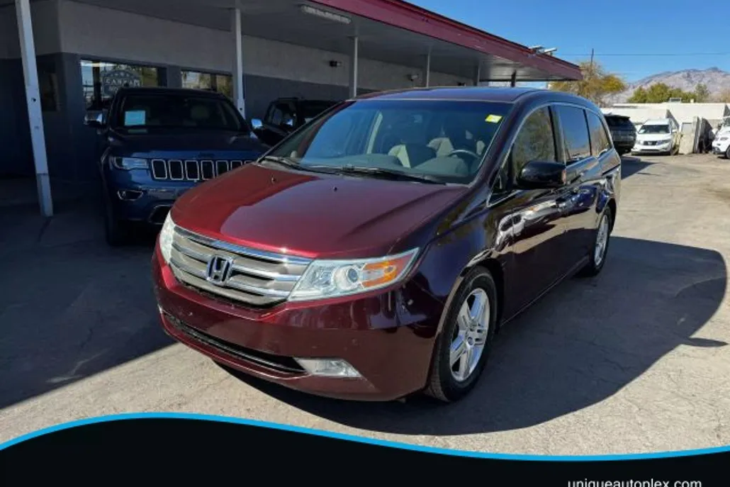 2011 Honda Odyssey Touring photo 1