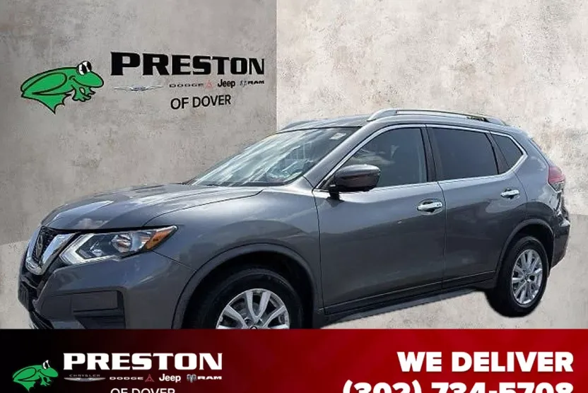 2018 Nissan Rogue SV photo 1