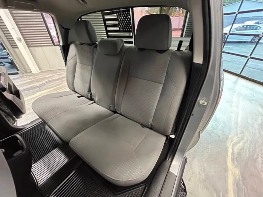 2019 Toyota Tacoma SR5 V6 photo 1