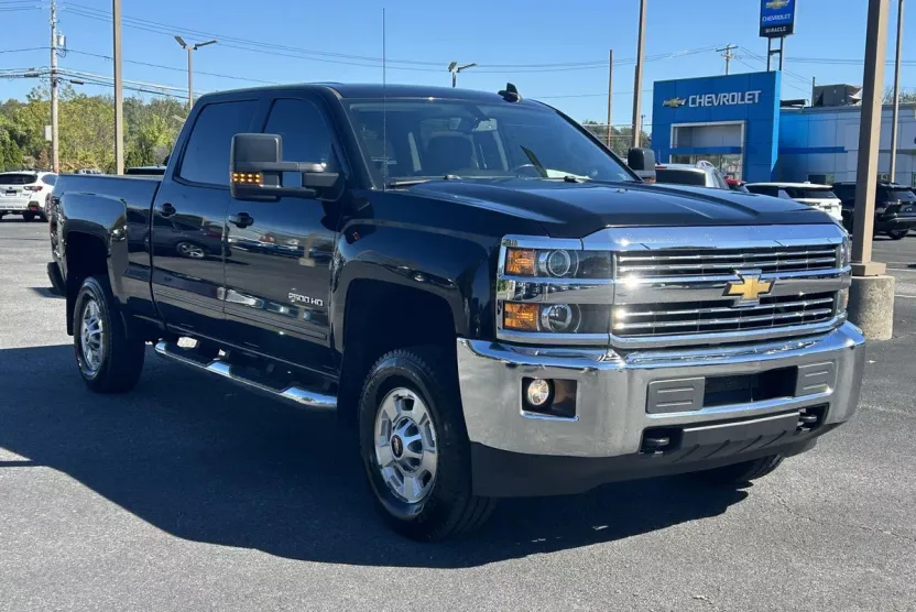 2018 Chevrolet Silverado 2500HD LT photo 1