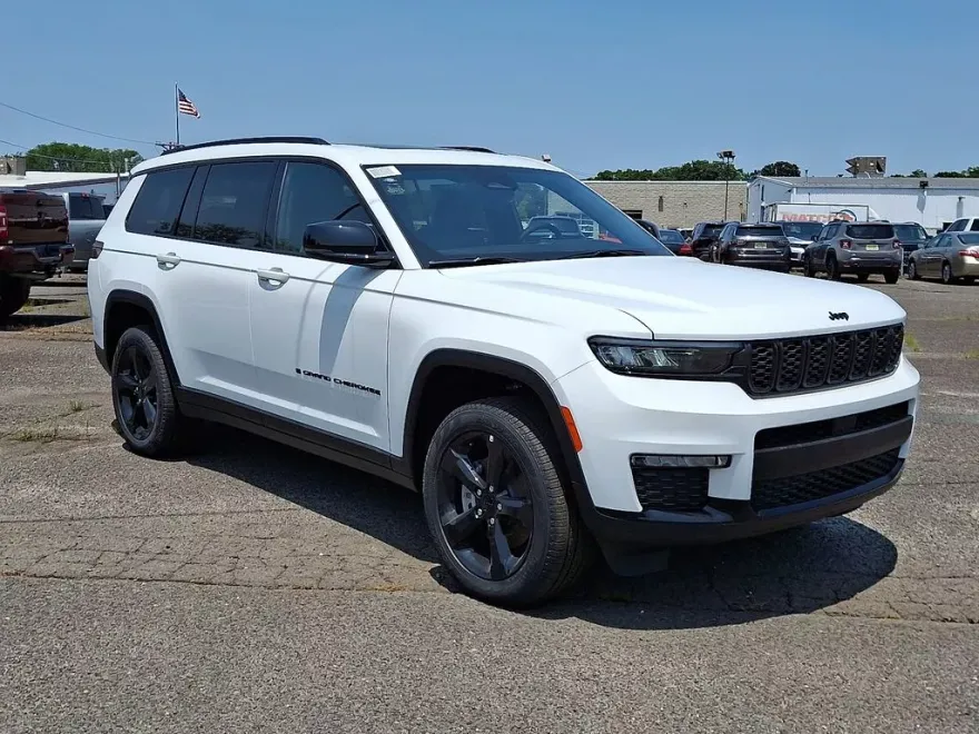 2025 Jeep Grand Cherokee Limited photo 1