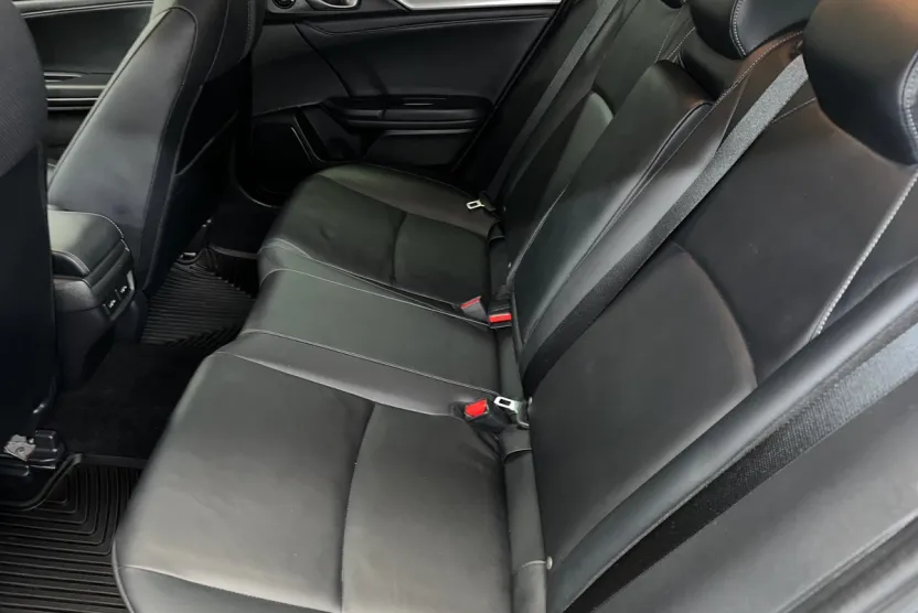 2021 Honda Civic Hatchback Sport Touring photo 1