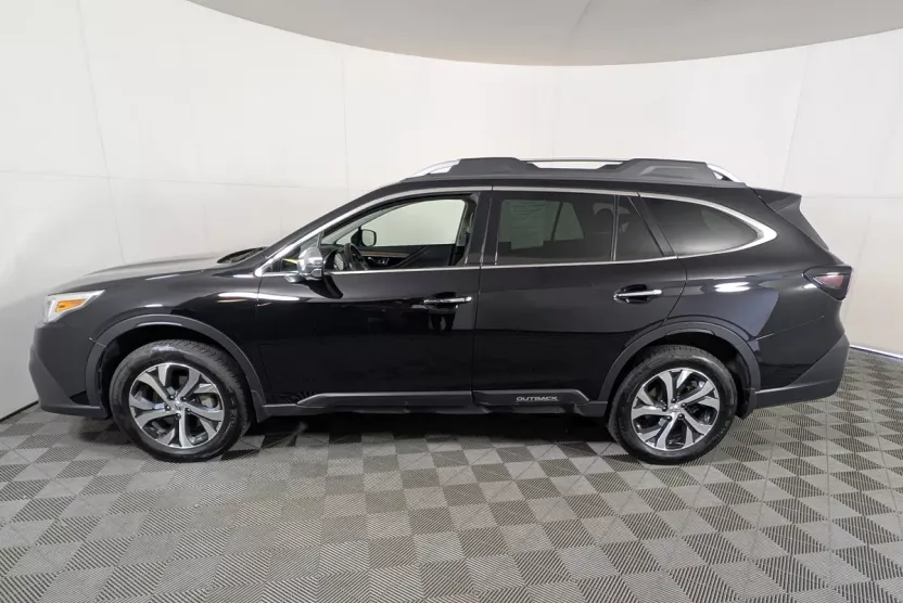 2022 Subaru Outback Touring XT photo 1