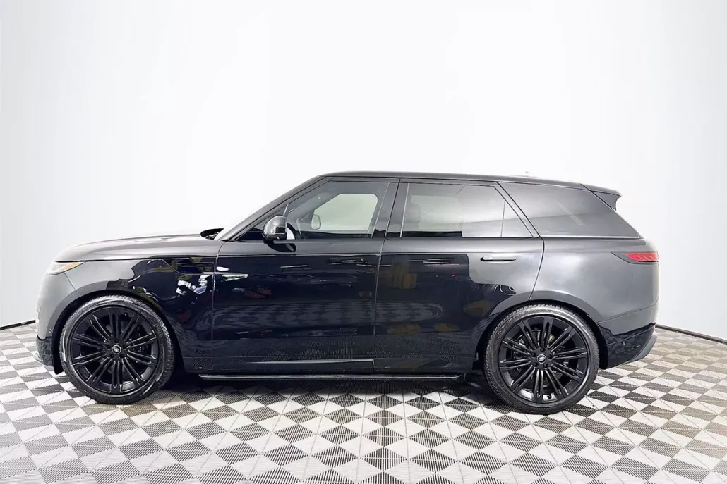 2023 Land Rover Range Rover Sport SE photo 1