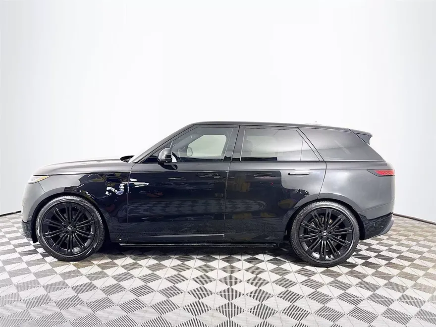2023 Land Rover Range Rover Sport SE photo 1