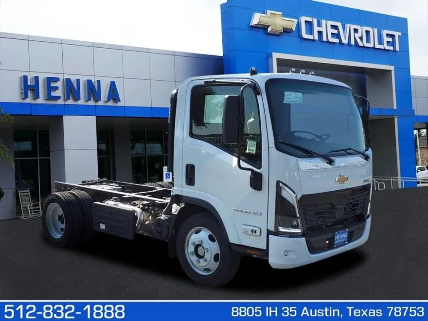 2025 Chevrolet Silverado photo 1