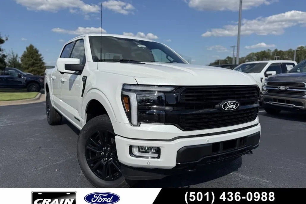 2025 Ford F-150 Platinum photo 1