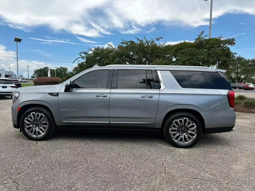 2023 Gmc Yukon XL Denali Ultimate photo 1