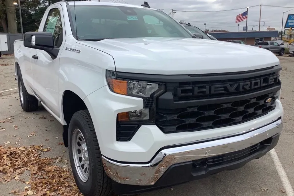 2025 Chevrolet Silverado 1500 photo 1