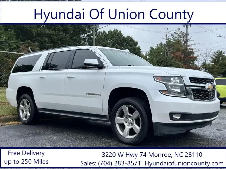 2016 Chevrolet Suburban LT photo 1