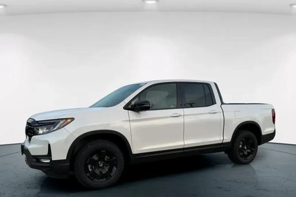 2025 Honda Ridgeline Black Edition photo 1