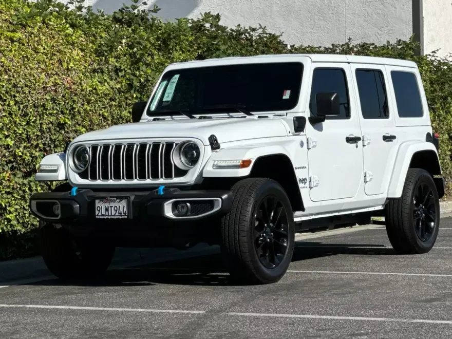 2024 Jeep Wrangler Sahara 4xe photo 8
