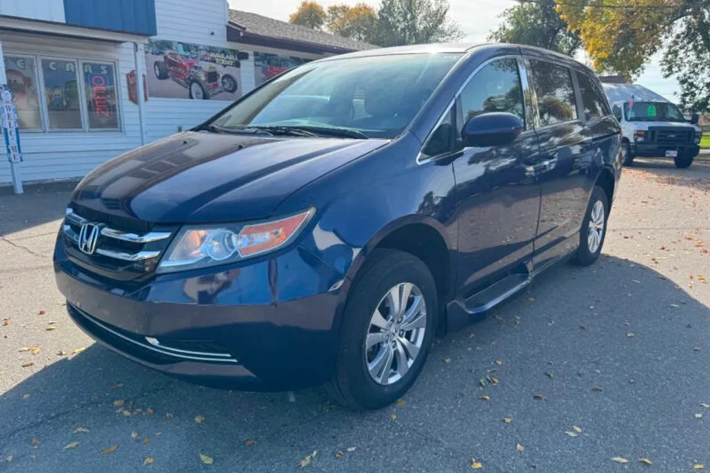 2016 Honda Odyssey EX photo 1