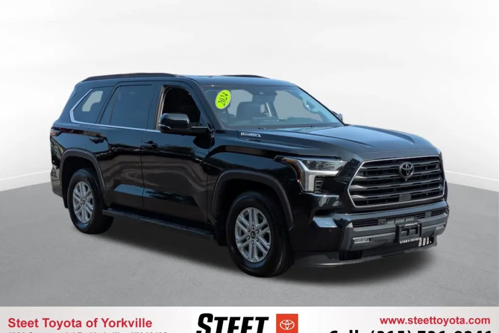 2024 Toyota Sequoia SR5 photo 1