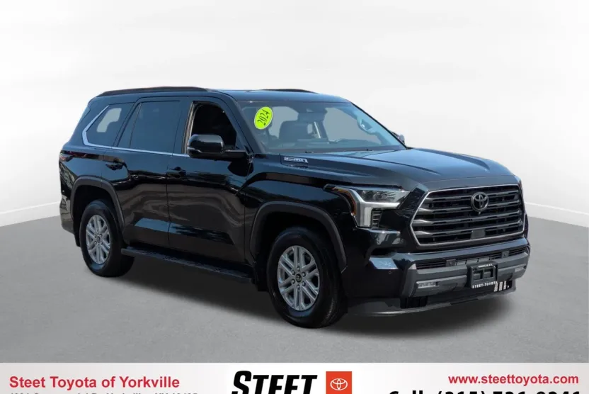 2024 Toyota Sequoia SR5 photo 1